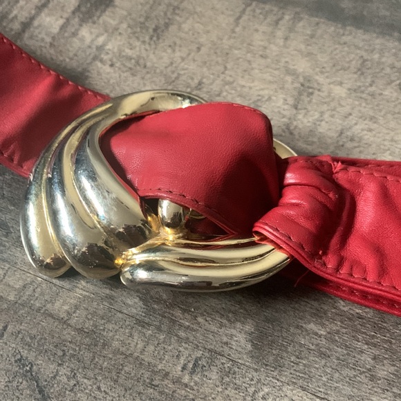 FOB TRADING Accessories - VINTAGE FOB TRADING RED WITH GOLD COLORED BUCKLE